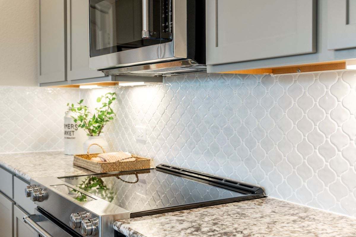 Plan 1702 Modeled - Stainless steel appliances