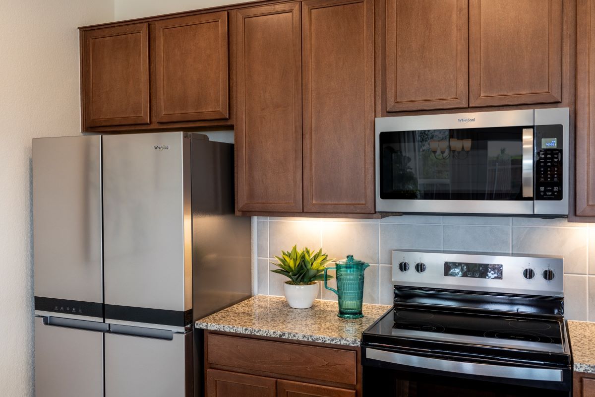 Plan 1675 Modeled - Stainless steel appliances