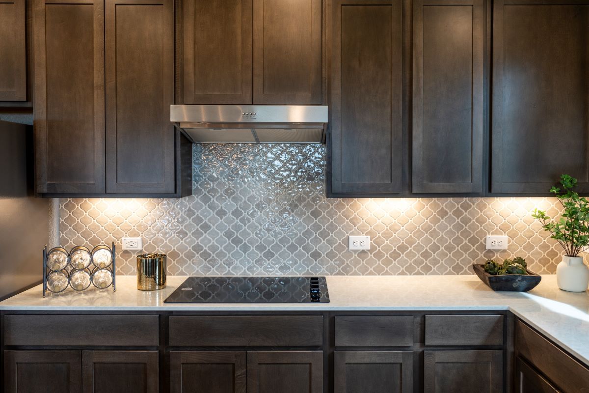 Plan 2880 Modeled - Kitchen tile backsplash