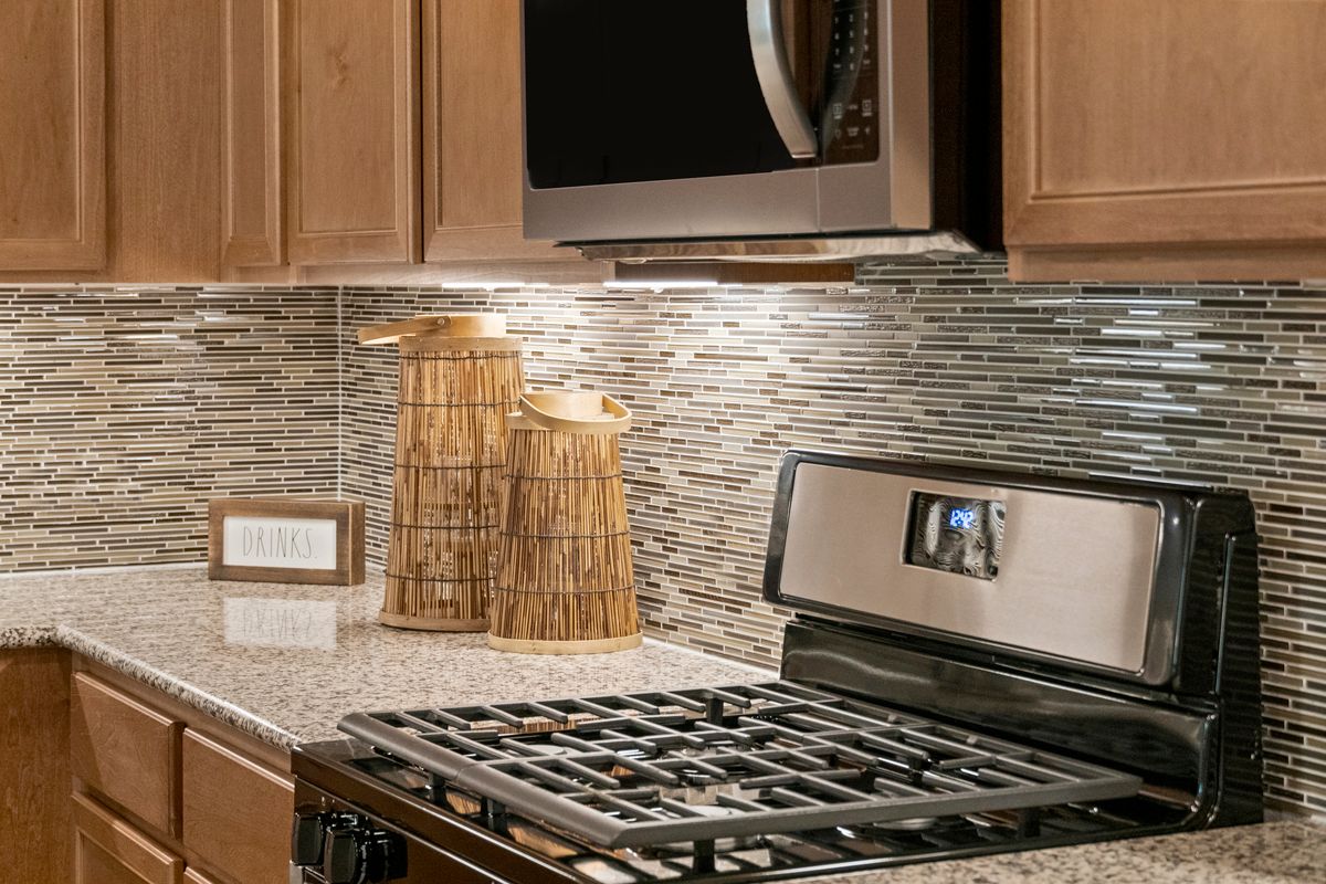 Plan 1964 Modeled - Stainless steel appliances