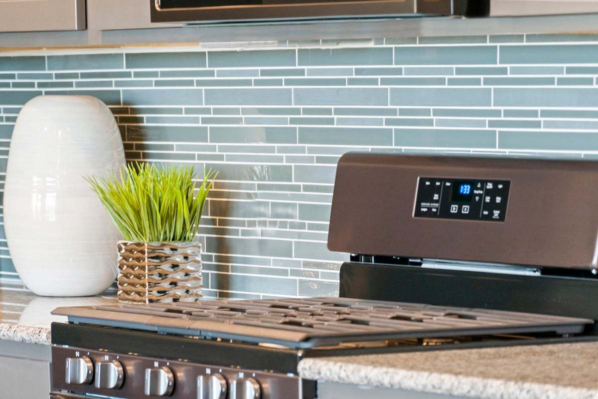 Kitchen tile backsplash