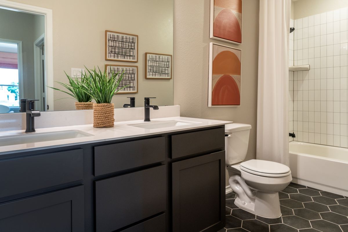 Plan 2429 - Dual-sink vanity at bath 2