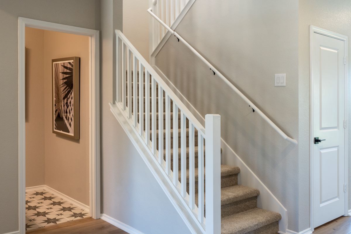 Plan 2429 - Open stair rail