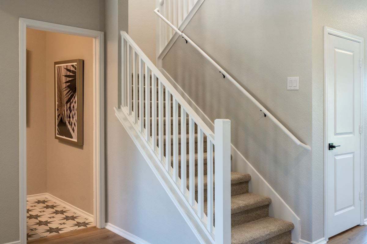 Plan 2429 - Open stair rail