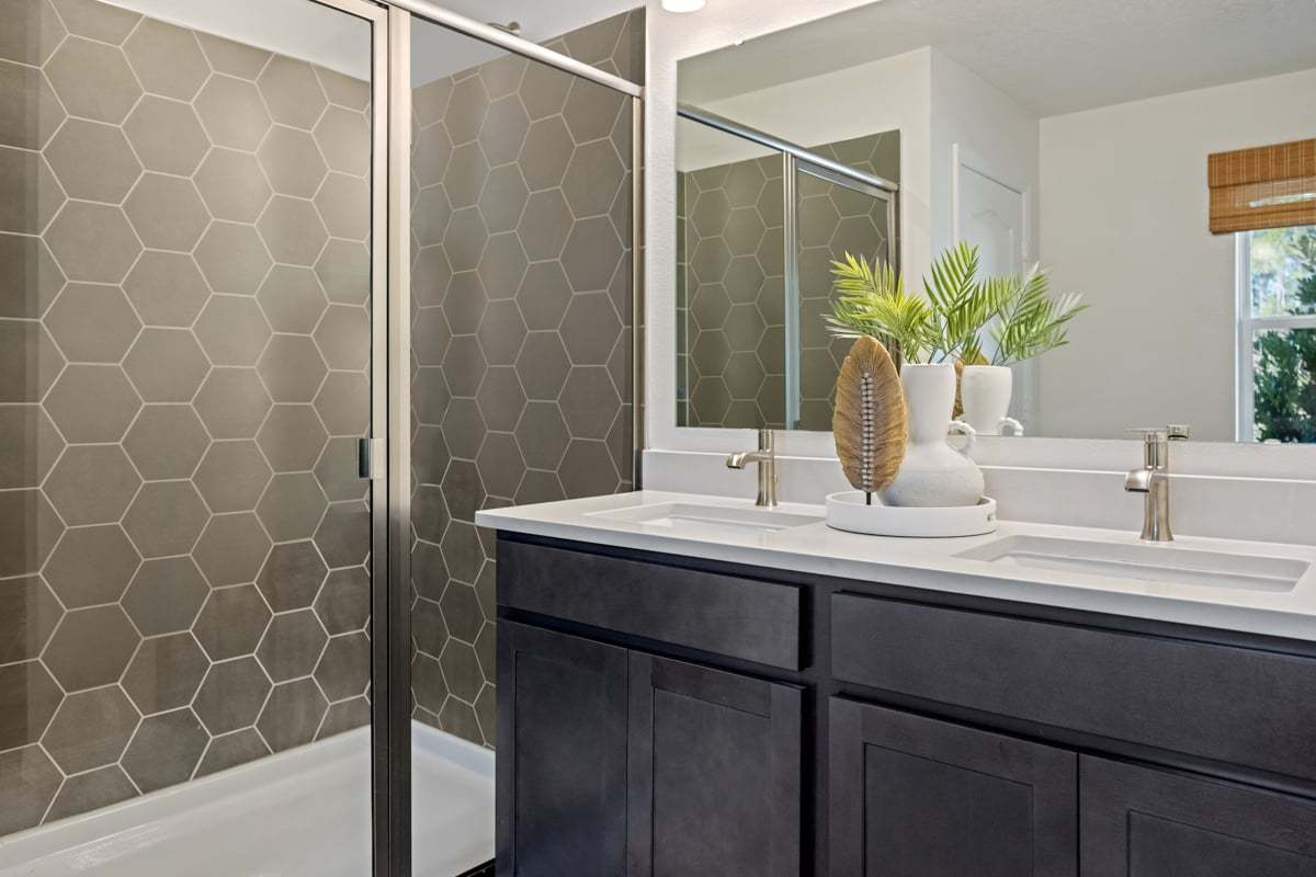 Plan 1662 Modeled - Dual-sink vanity at primary bath