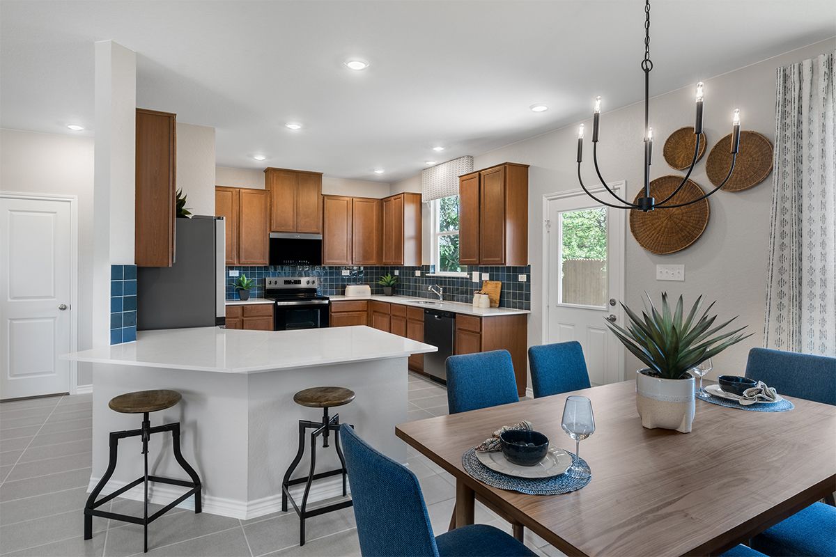 Plan 1676 Modeled - Dining area