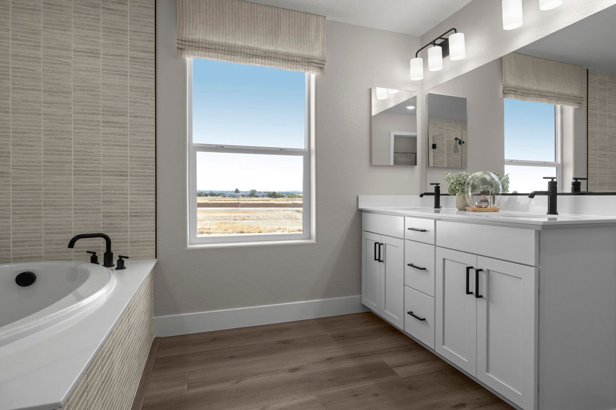Plan 2252 Modeled - Primary bath