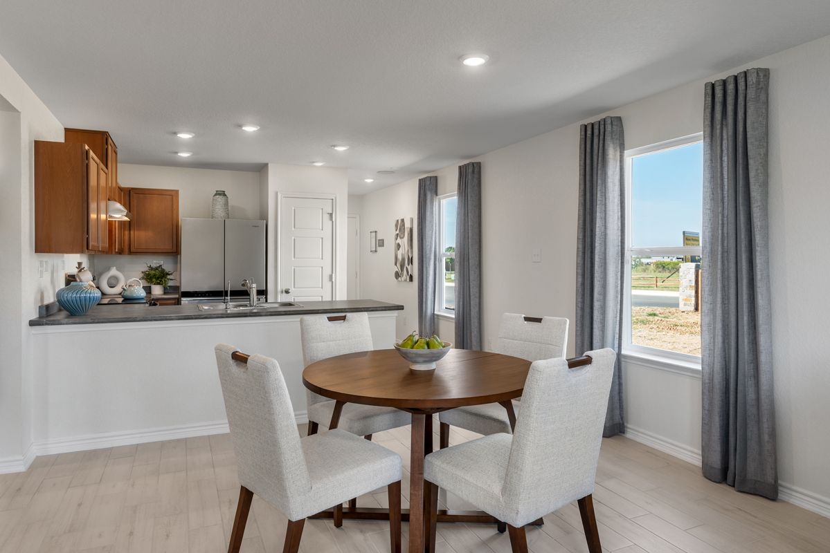 Plan 1043 Modeled - Dining area