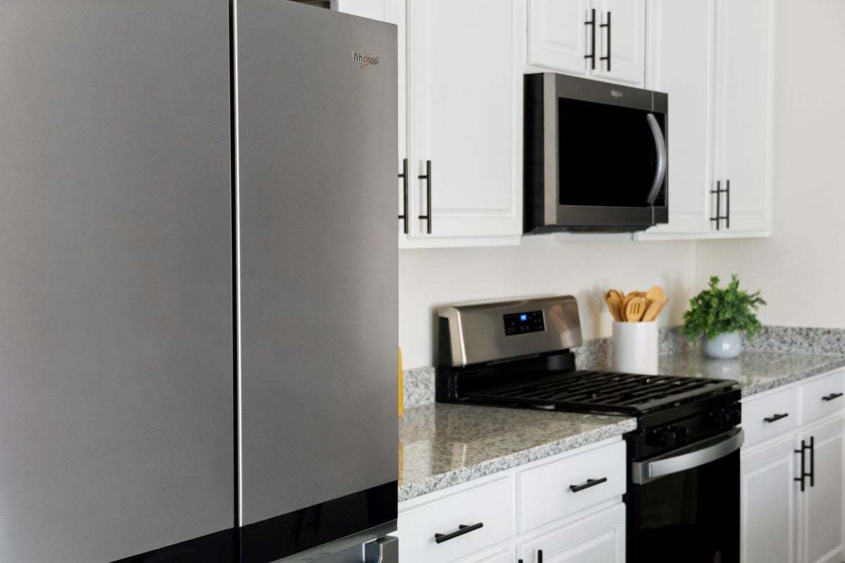 Plan 2387 - Stainless steel appliances