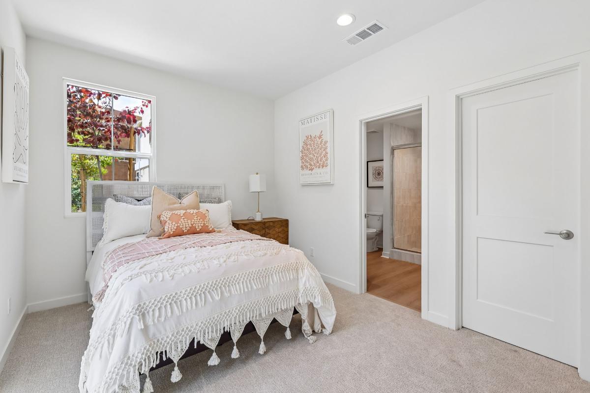 Secondary bedroom