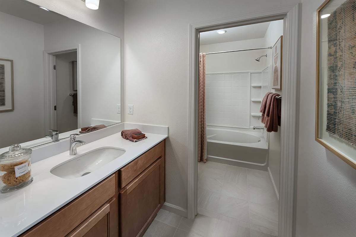 Plan 2345 Modeled - Bath 2