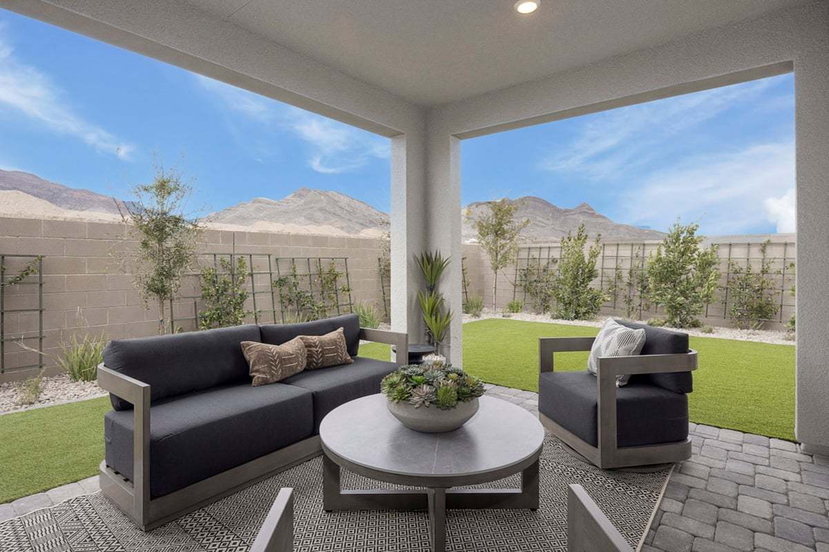 Plan 2090 Modeled - Covered back patio