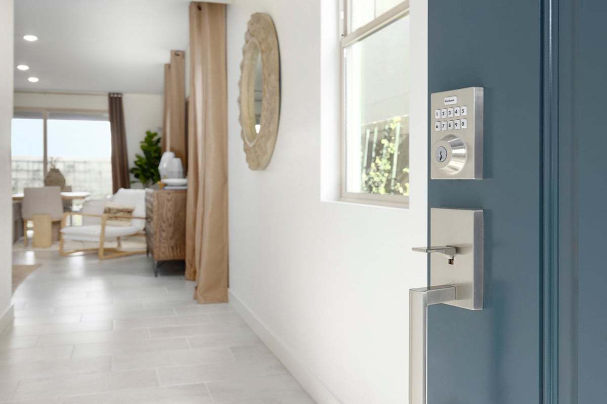 Plan 2175 Modeled - Entry