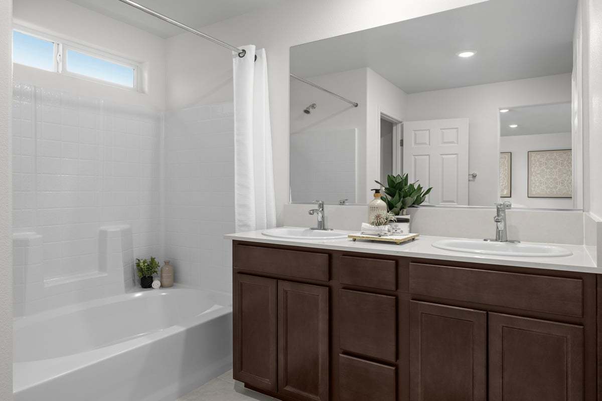 Dual-sink vanity at primary bath
