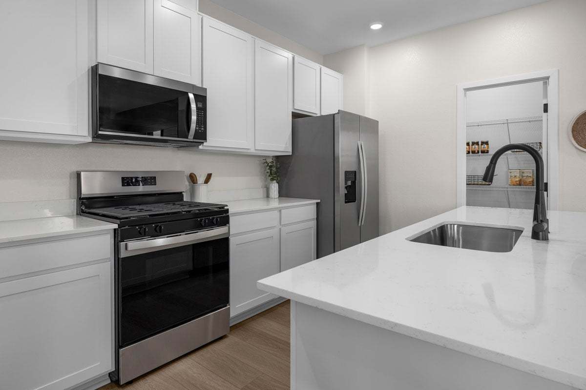 Plan 1901 Modeled - Stainless steel appliances