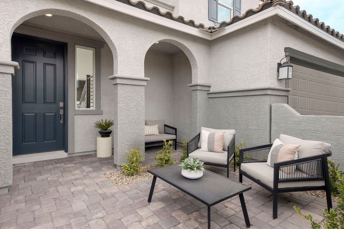 Plan 3066 Modeled - Front courtyard
