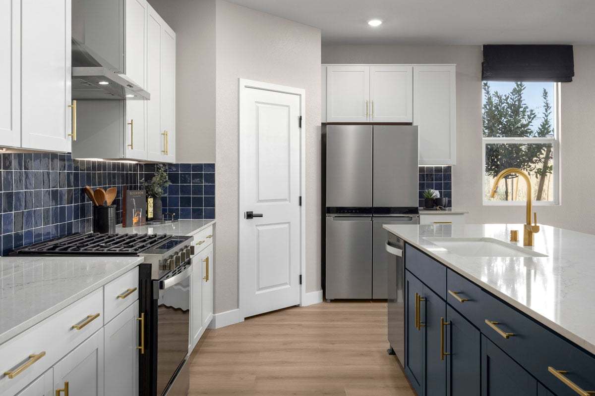 Plan 2469 Modeled - Stainless steel appliances