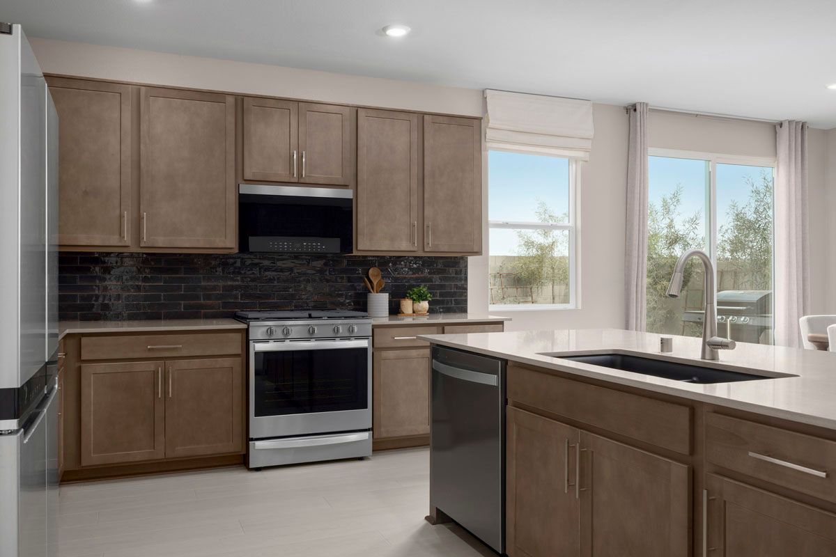 Plan 2124 Modeled - Stainless steel appliances