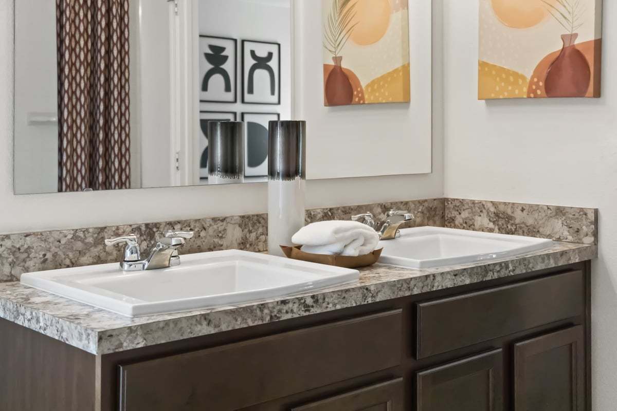Dual-sink vanity at primary bath