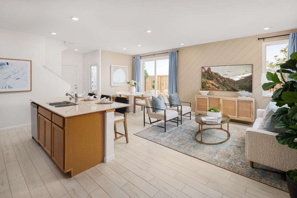 Plan 1404 Modeled - Great room