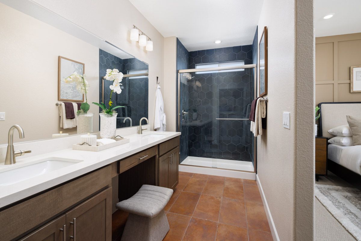 Plan 1592 Modeled - Primary bath