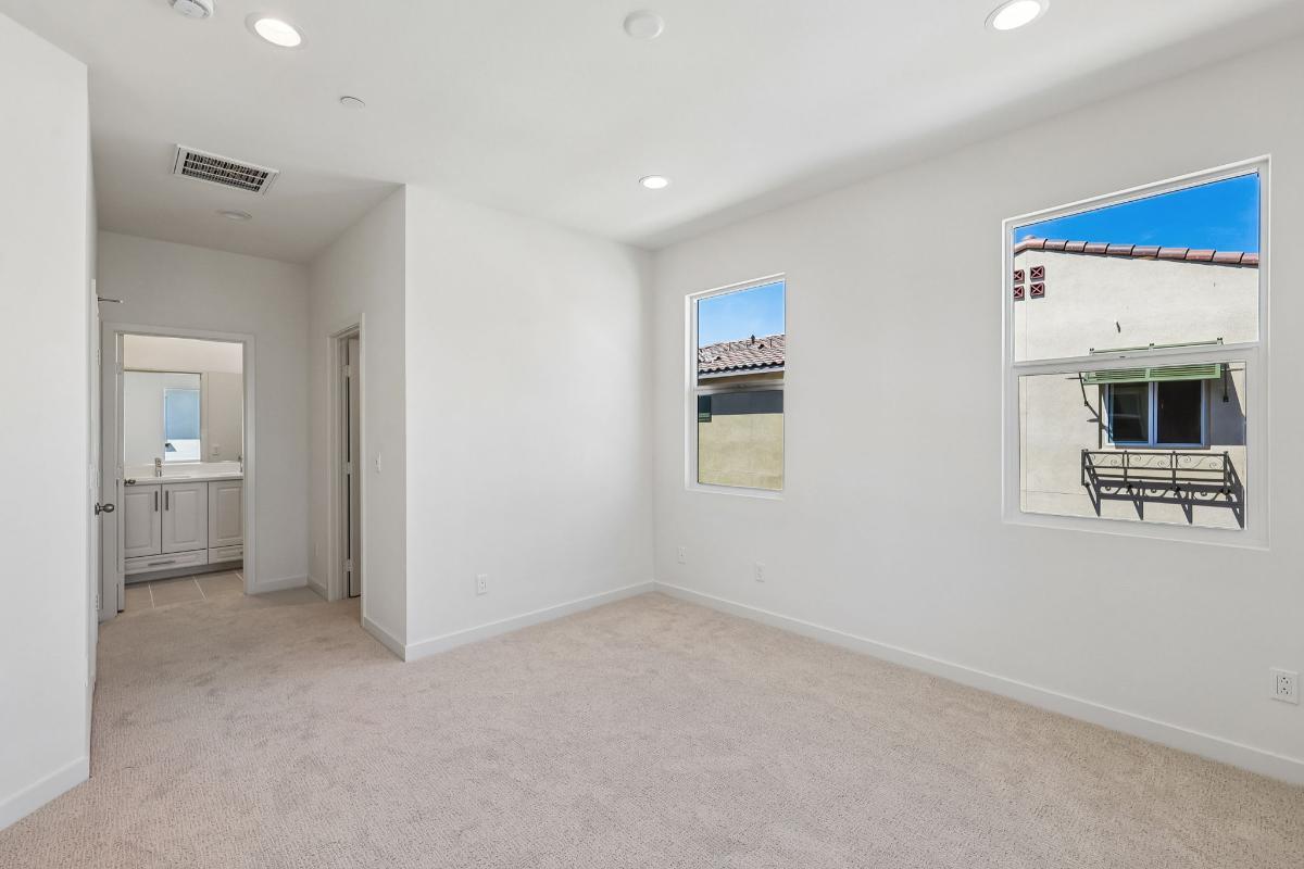 Secondary bedroom