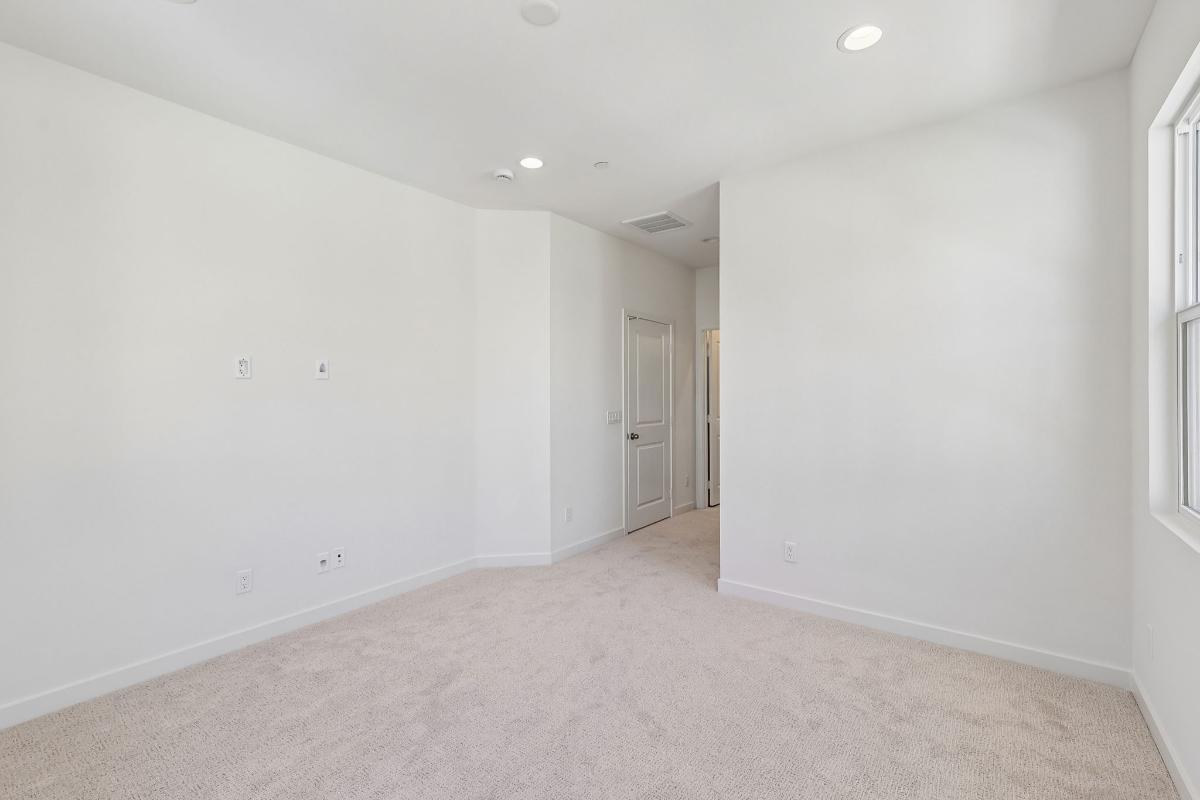 Secondary bedroom