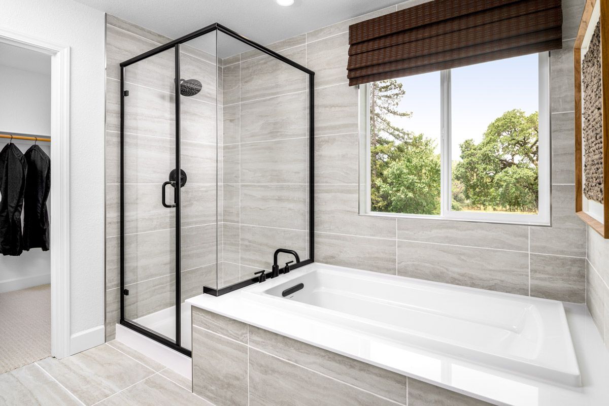 Plan 1856 Modeled - Primary bath