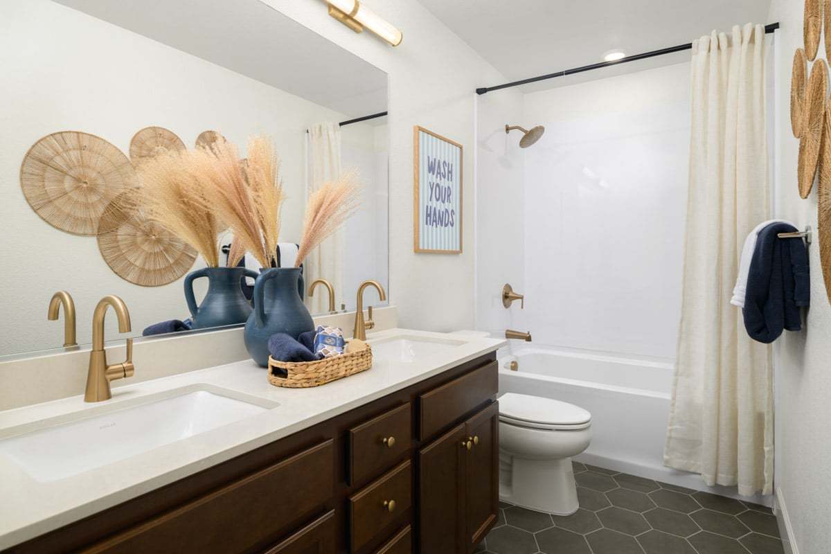 Plan 1454 Modeled - Bath 2