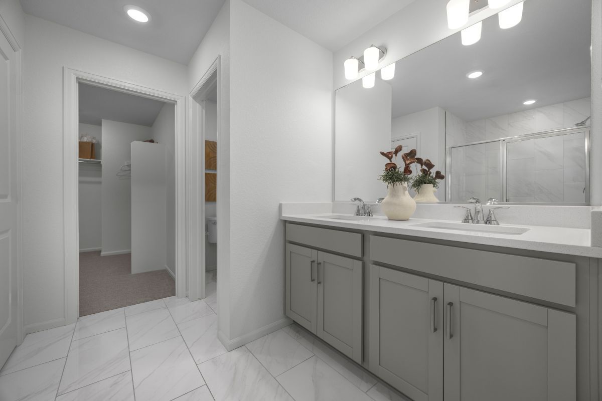 Plan 1762 Modeled - Primary bath