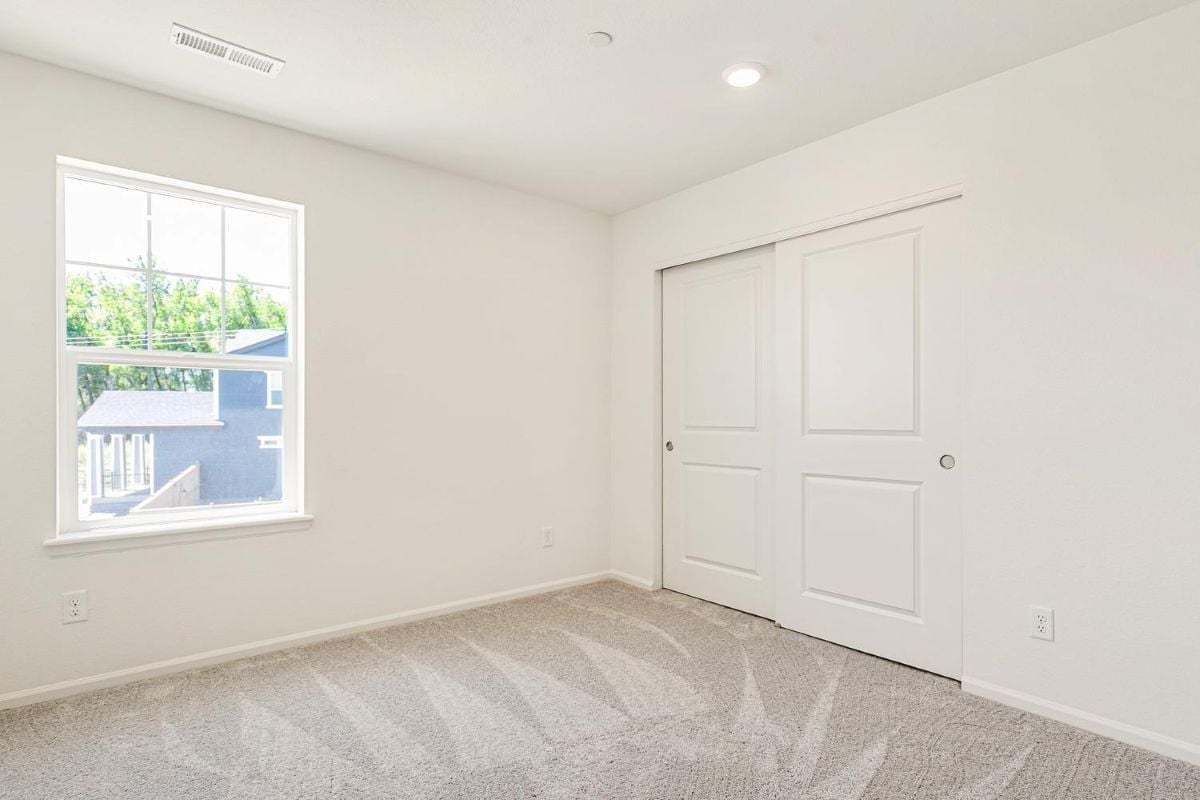 Secondary bedroom
