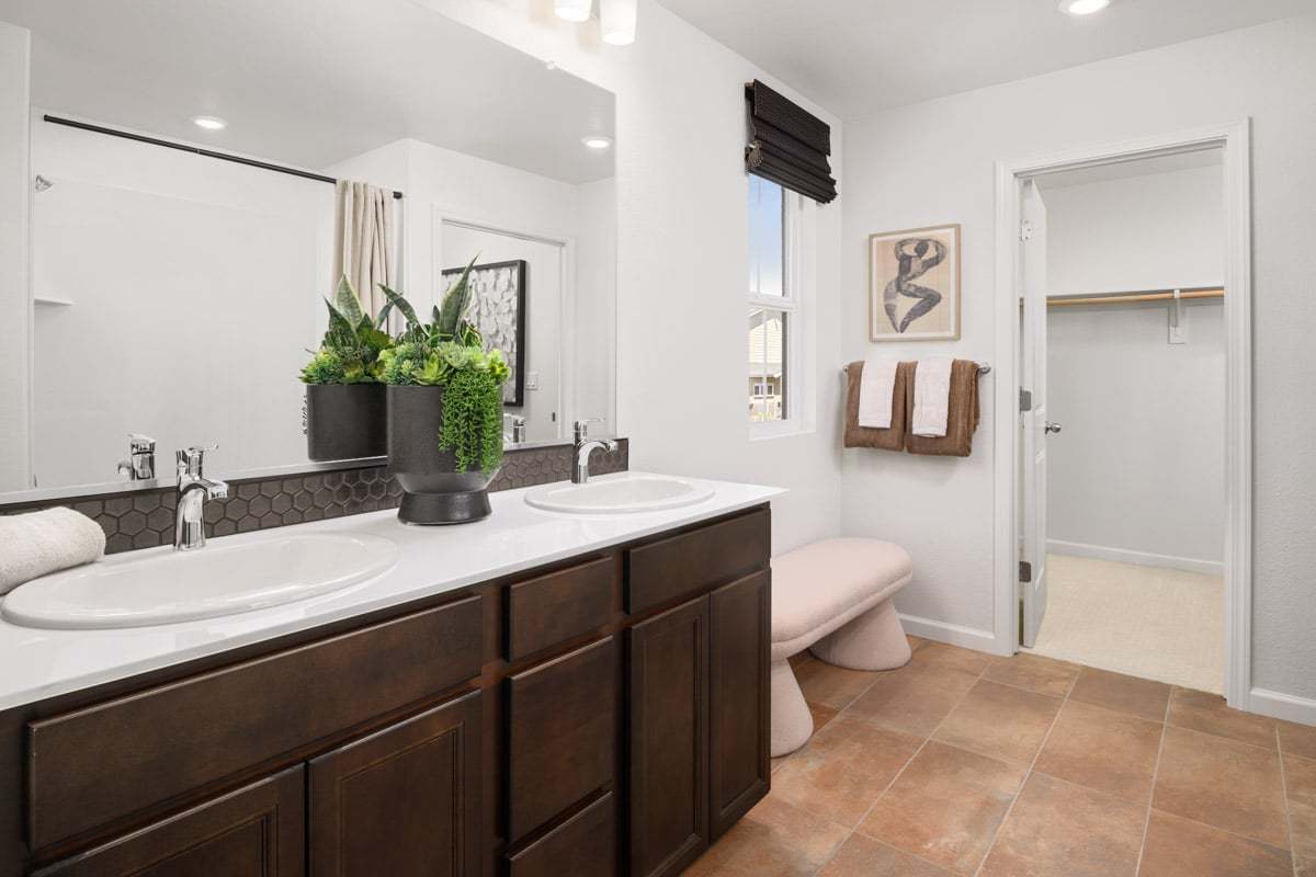 Plan 1793 Modeled - Primary bath