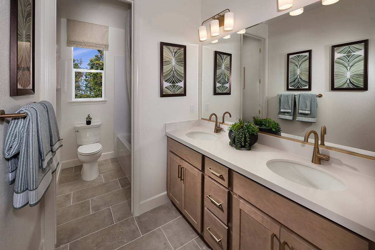 Plan 1979 Modeled - Bath 2