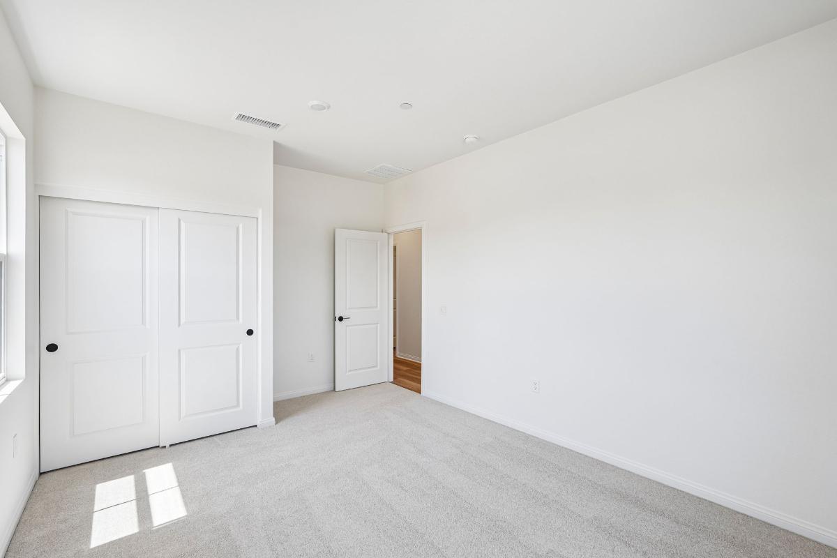 Secondary bedroom