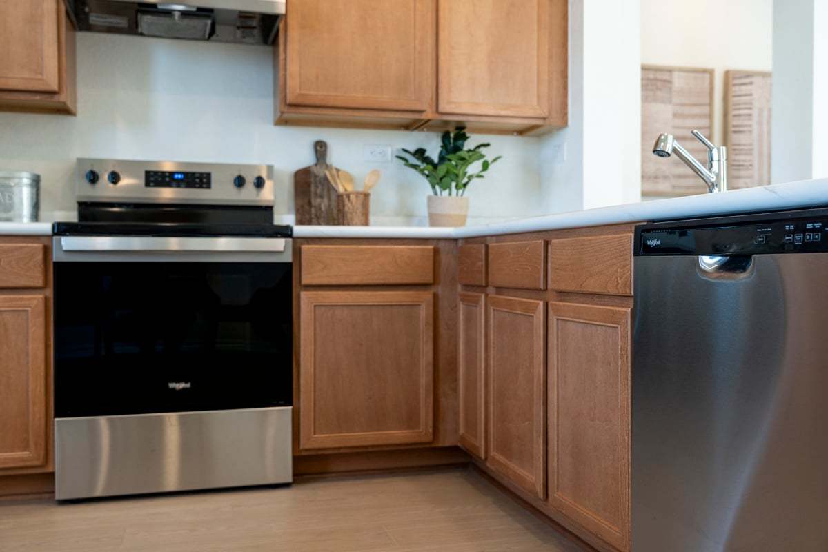 Plan 1243 Modeled - Stainless steel appliances