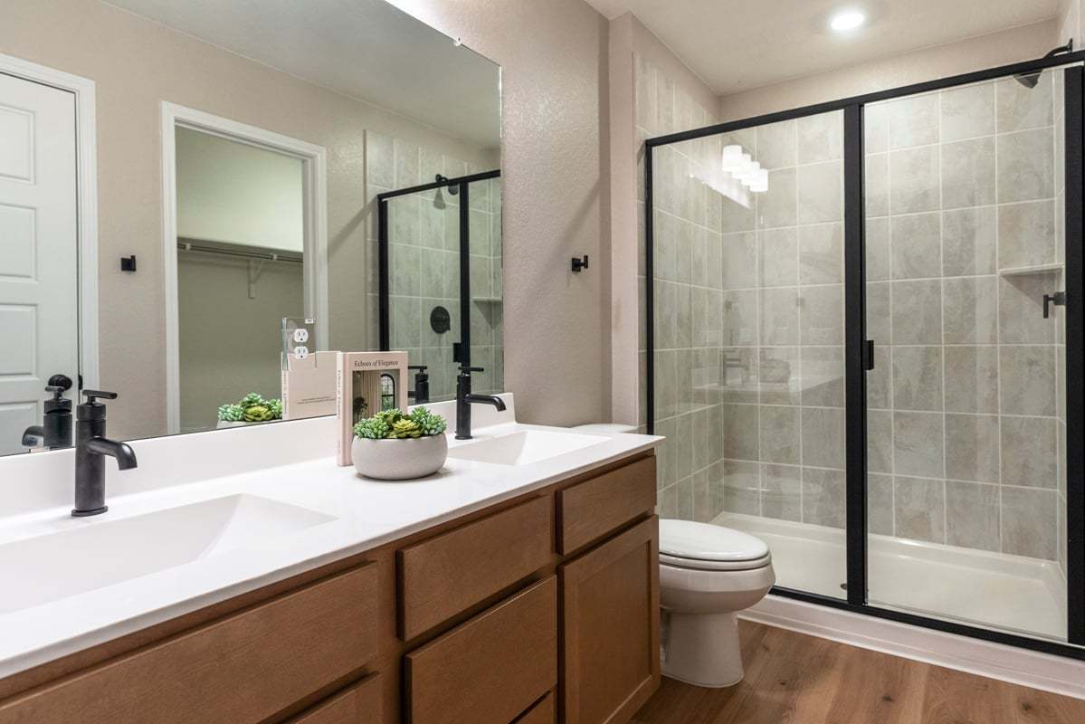 Plan 2246 - Primary bath
