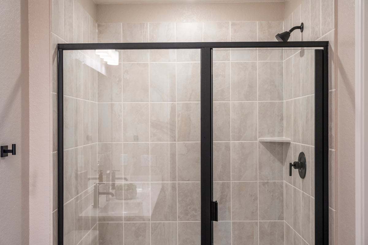 Plan 2246 - Primary bath