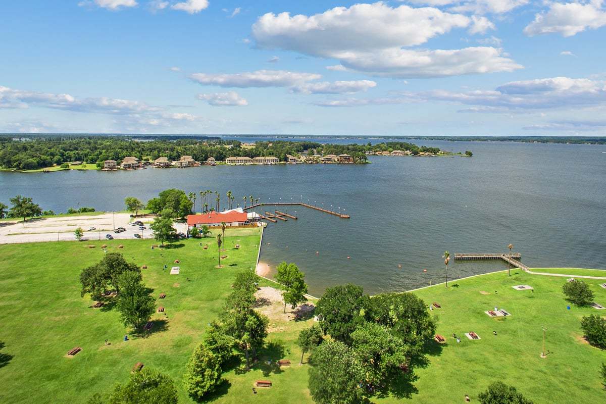 Short drive to Lake Conroe