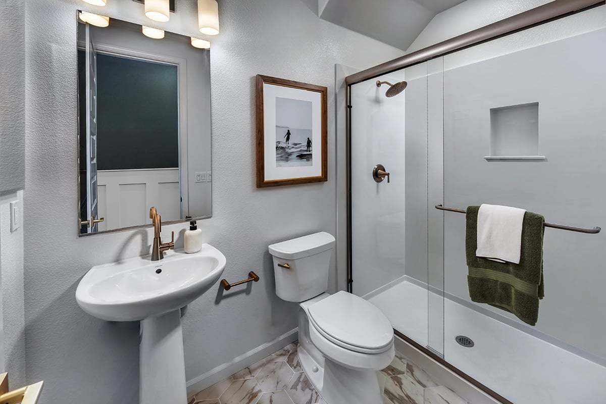Plan 1966 Modeled - Bath 2