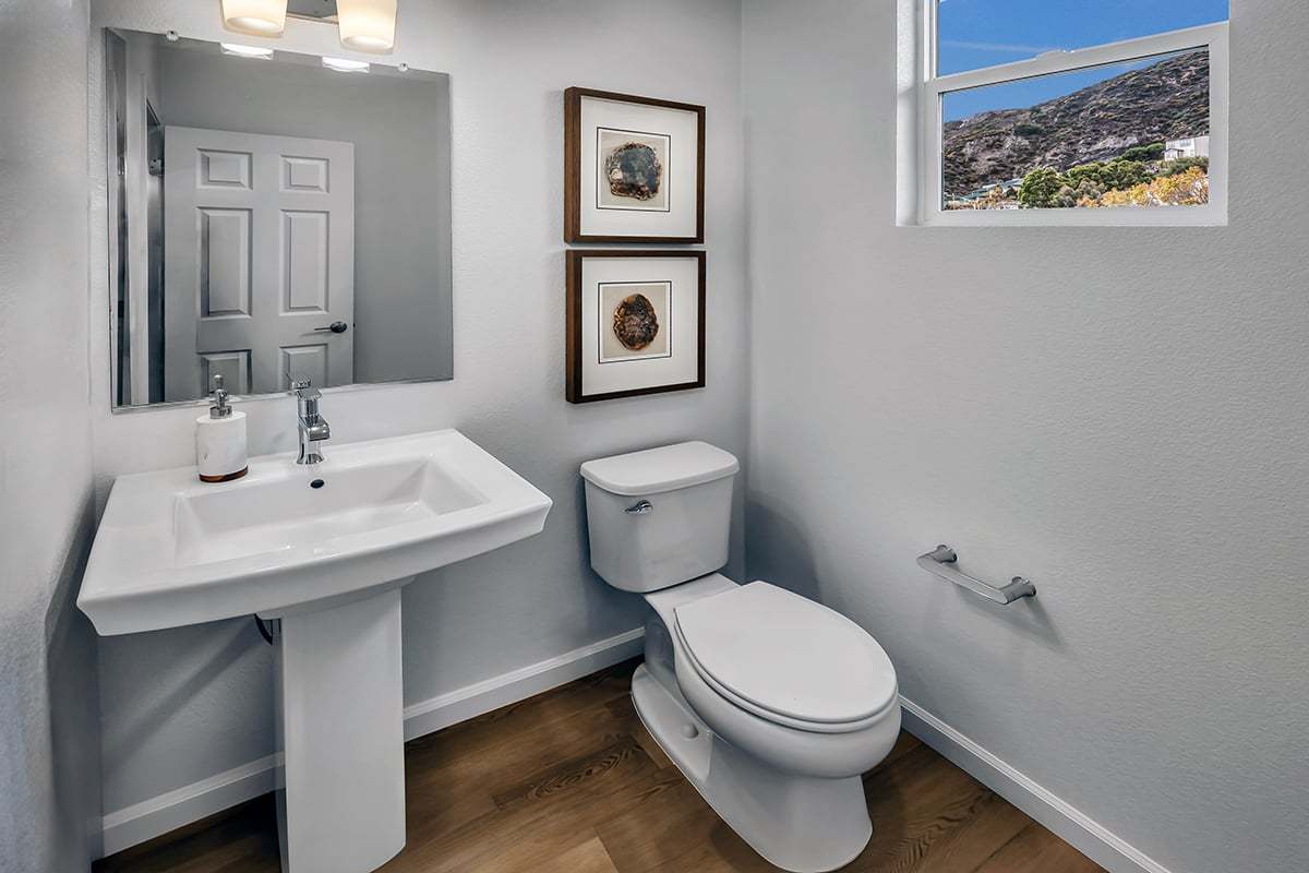 Plan 1835 Modeled - Bath 3