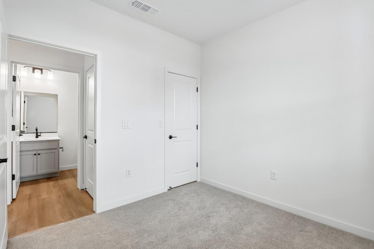 Secondary bedroom