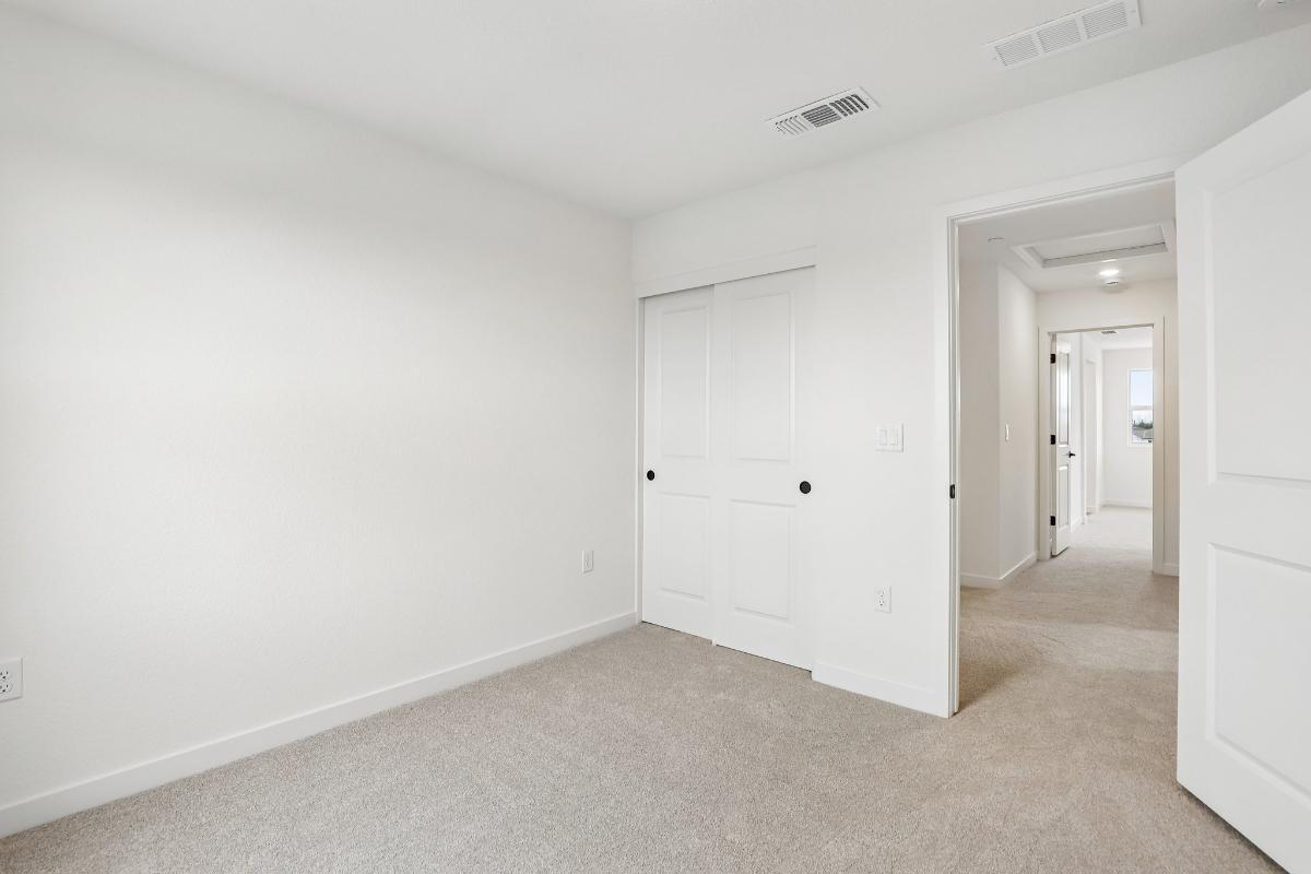 Secondary bedroom