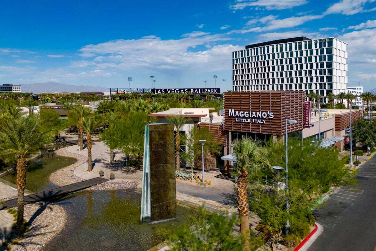 15 minutes to Downtown Summerlin