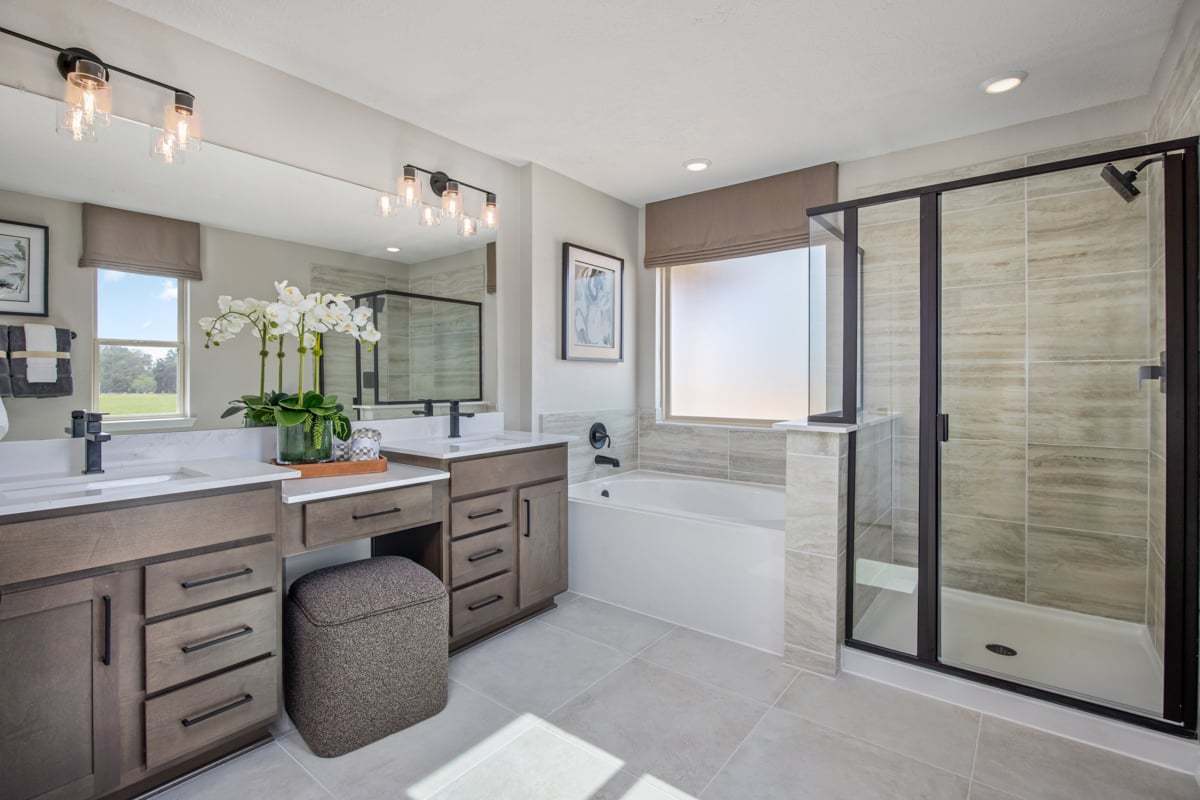 Plan 2382 Modeled - Primary bath