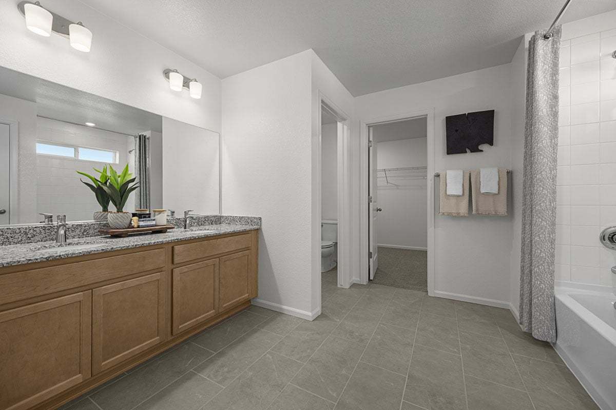 Plan 2502 Modeled - Primary bath