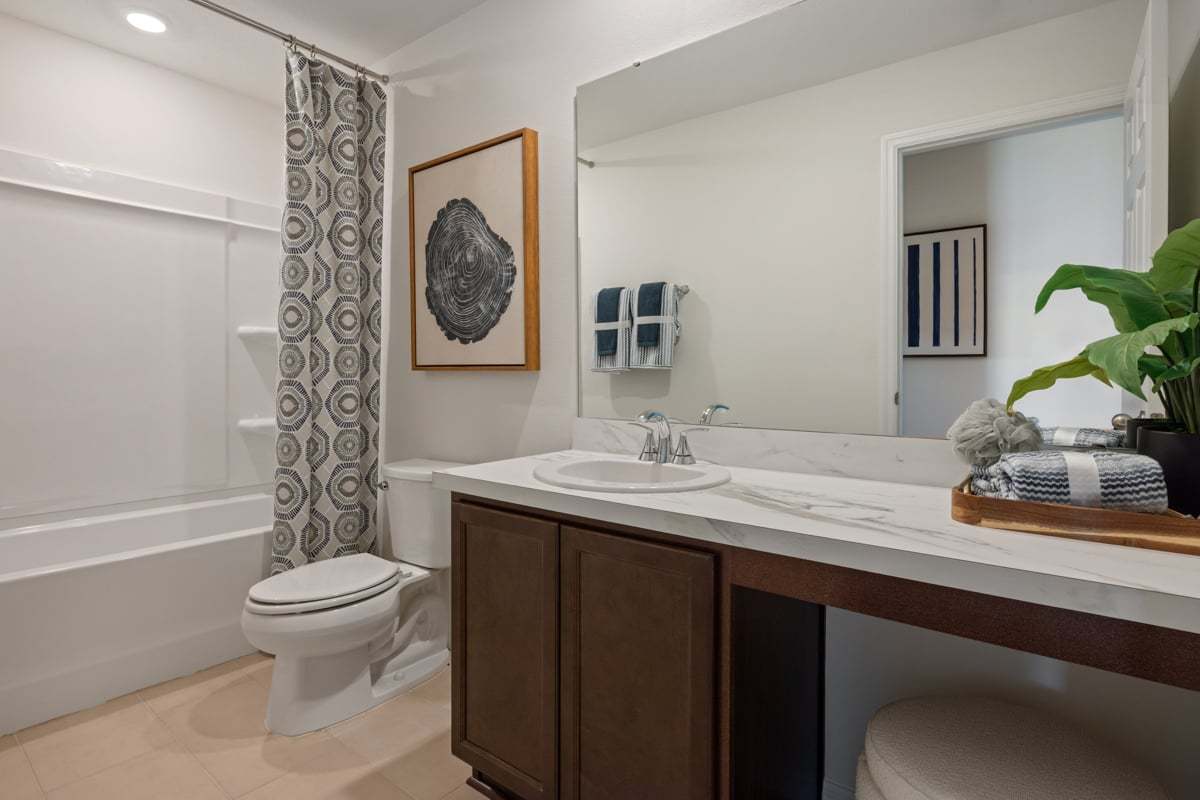 Plan 1584 Modeled - Secondary bath