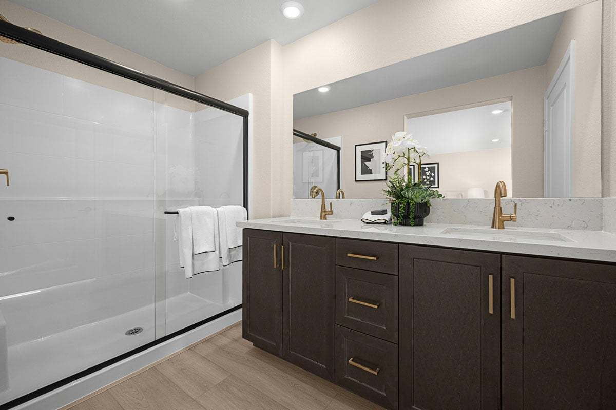 Plan 1595 Modeled - Primary bath