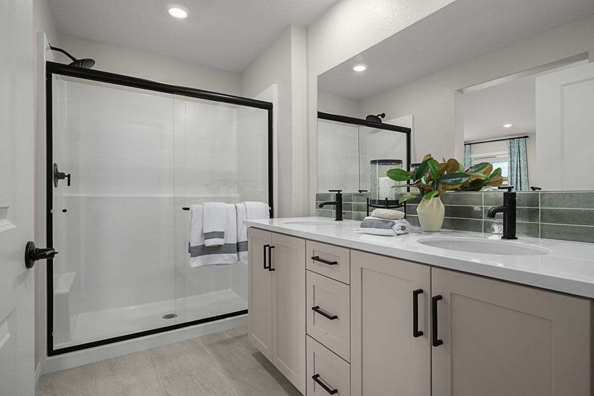 Plan 1866 Modeled - Primary bath