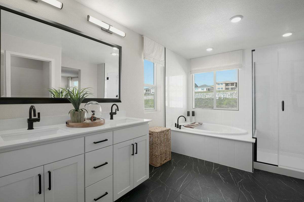 Plan 2777 Modeled - Tub and separate shower at primary bath