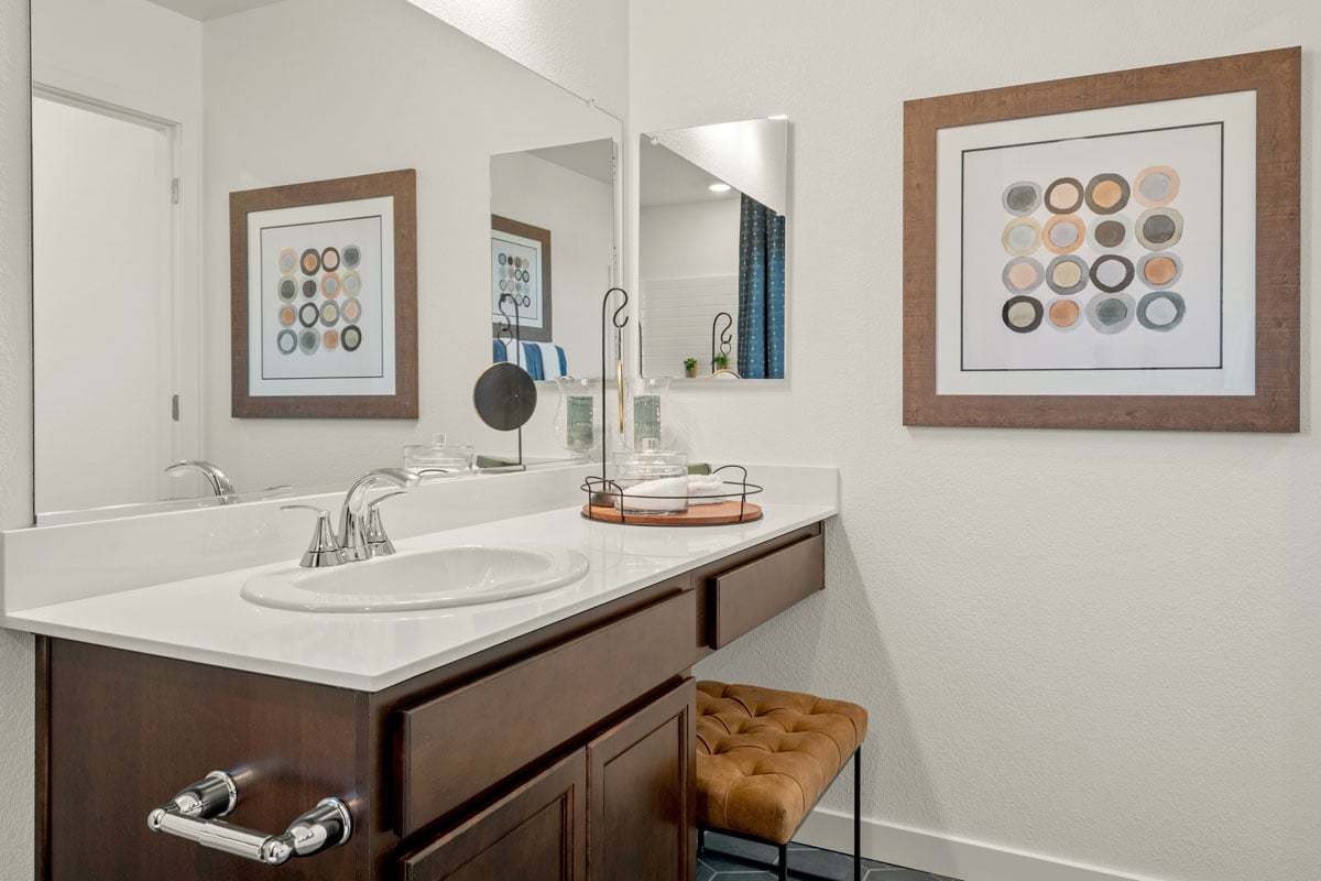 Plan 1652 Modeled - Extended vanity with knee space at secondary bath